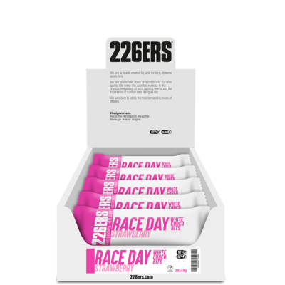 BOX RACE DAY BAR CHOCO BITS 226ers - baton eneregtyczny o smaku truskawek, 40g. (30 sztuk)